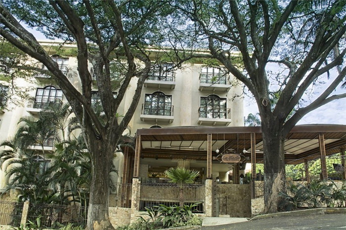 酒店建筑外觀：懷舊古典風(fēng)情