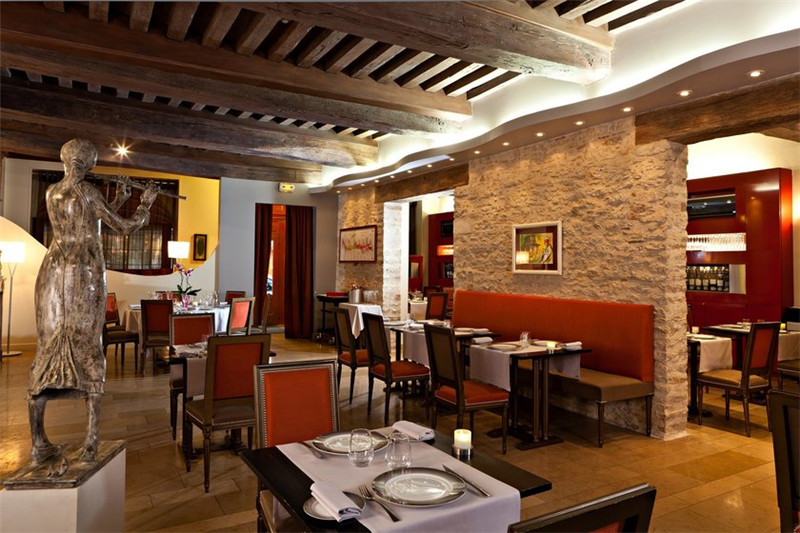 酒店室內(nèi)餐飲空間設(shè)計案例 酒店室內(nèi)餐飲空間設(shè)計案例