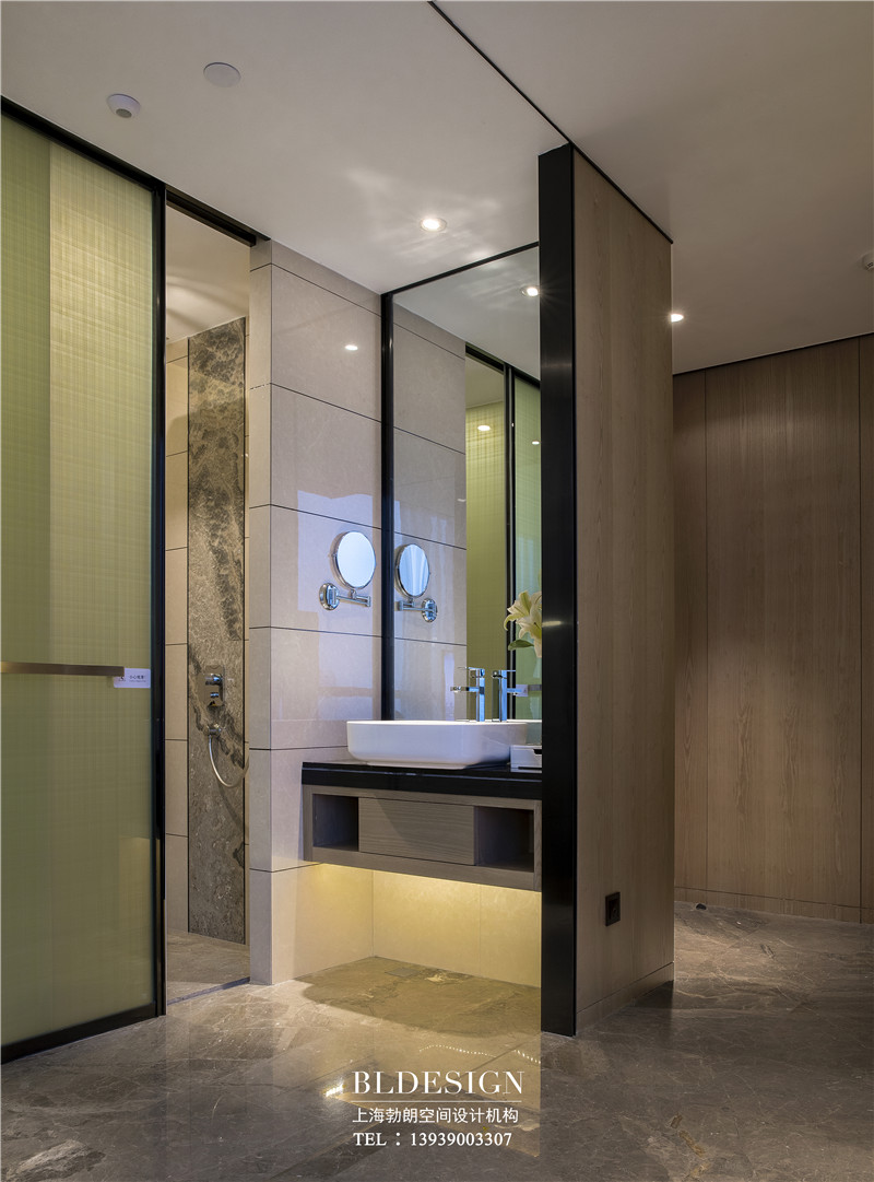 鄭州銘匯文華酒店客房衛(wèi)生間設(shè)計