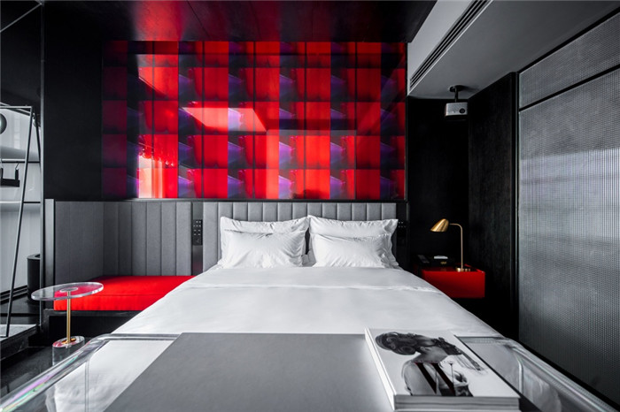 繁華商圈里針對年輕人的藝術(shù)精品酒店主題客房設(shè)計(jì)方案賞析