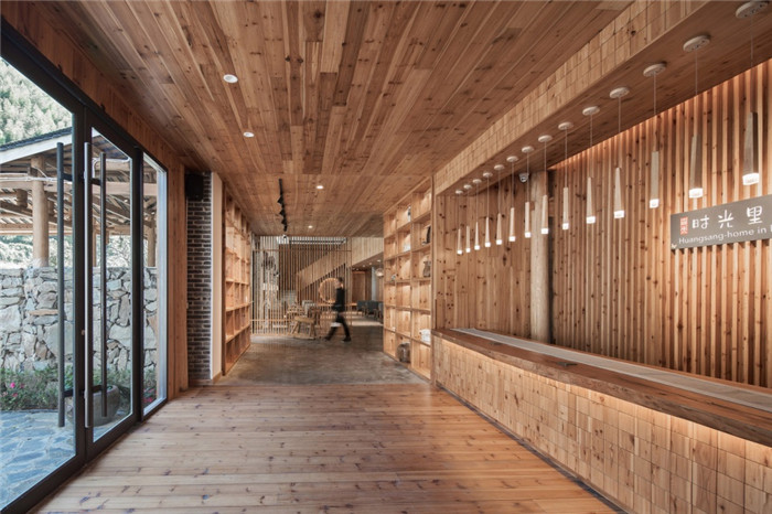 尊重當(dāng)?shù)刈匀粋鹘y(tǒng)的時光里L(fēng)OFT民宿酒店入口設(shè)計方案