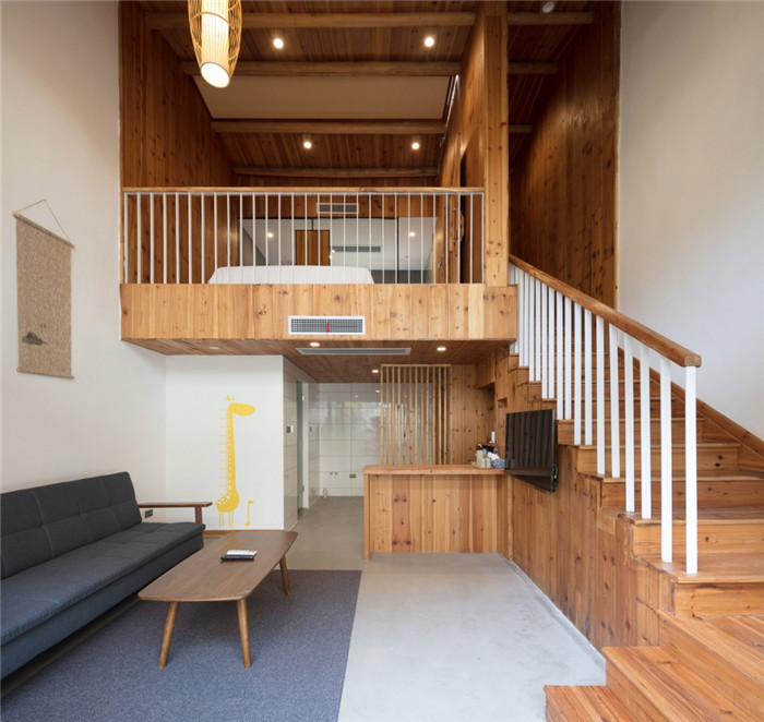 尊重當(dāng)?shù)刈匀粋鹘y(tǒng)的時光里L(fēng)OFT民宿酒店客房設(shè)計實景圖