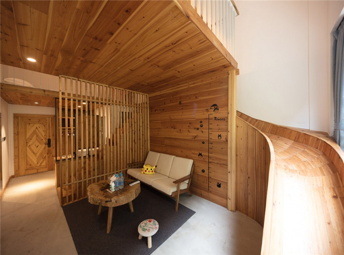 尊重當(dāng)?shù)刈匀粋鹘y(tǒng)的時光里L(fēng)OFT民宿酒店客房設(shè)計方案