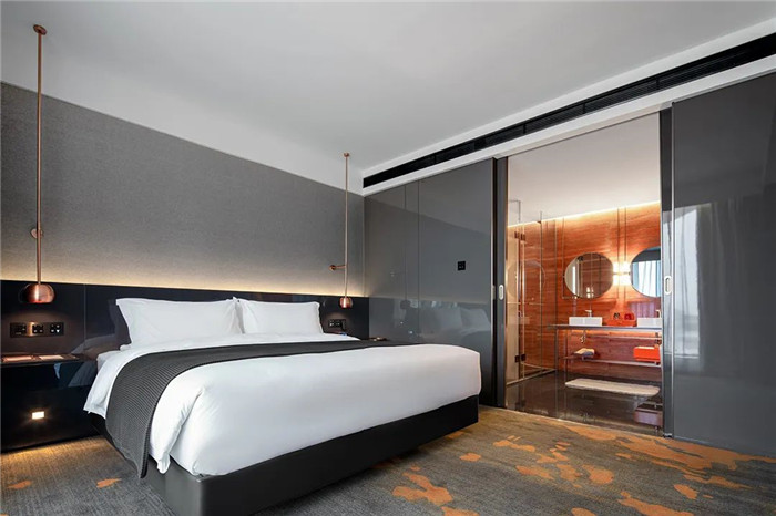 在復(fù)古中創(chuàng)新的The Linow創(chuàng)意精品酒店大床房設(shè)計(jì)實(shí)景圖