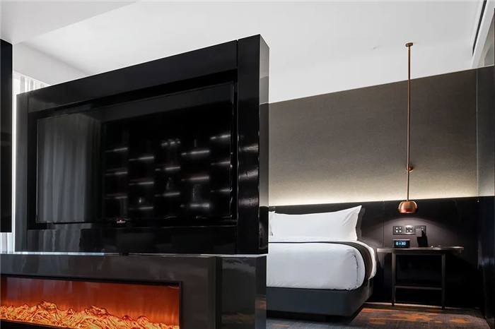 在復(fù)古中創(chuàng)新的The Linow創(chuàng)意精品酒店客房設(shè)計(jì)實(shí)景圖