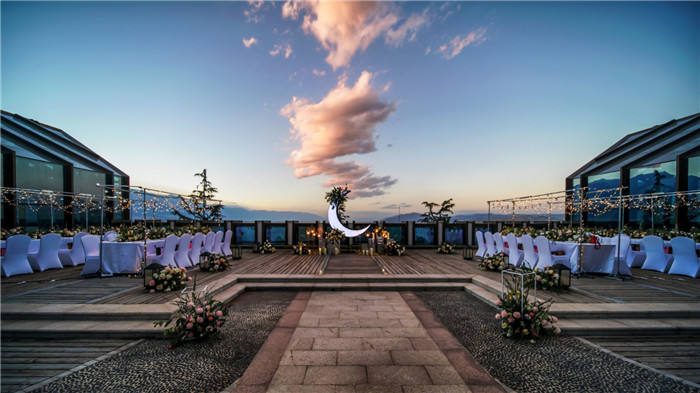 白族文化度假酒店設(shè)計(jì) 大理國際酒店露臺(tái)婚禮設(shè)計(jì)方案賞析 白族文化度假酒店設(shè)計(jì) 大理國際酒店露臺(tái)婚禮設(shè)計(jì)方案賞析