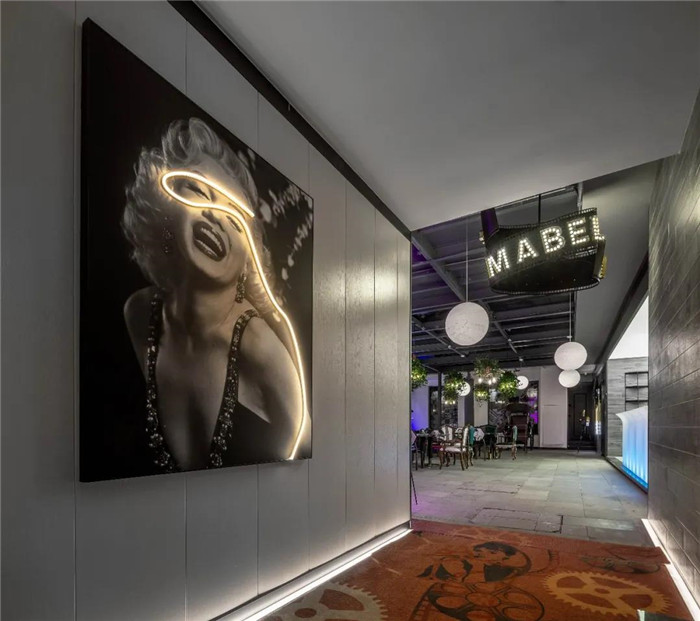 電影跨界酒店  沉浸式電影主題杭州殿影精品酒店餐廳設(shè)計