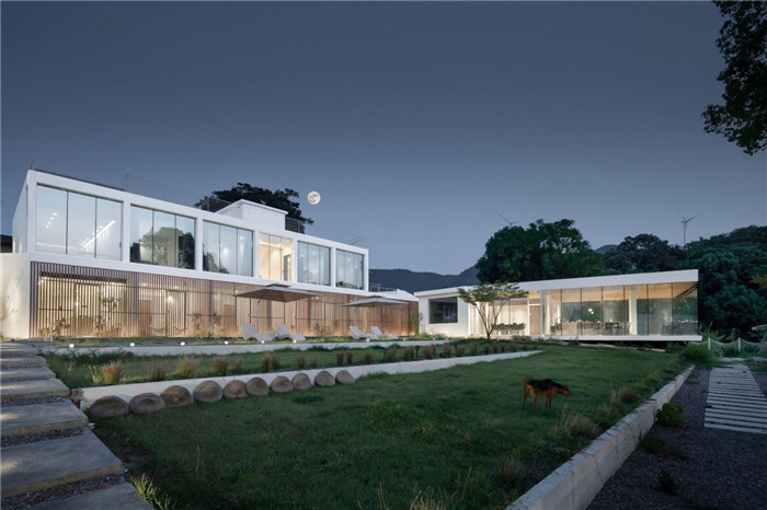 民宿建筑庭院設(shè)計(jì)-極簡(jiǎn)質(zhì)樸的民宿酒店設(shè)計(jì)  只有8間客房也美呆了！