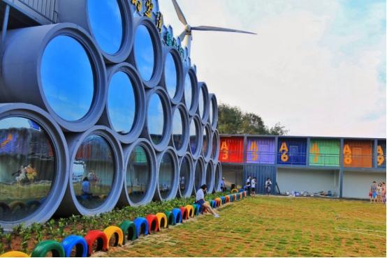 探秘國(guó)外號(hào)稱最窮的水泥管酒店  究竟有何魅力呢？