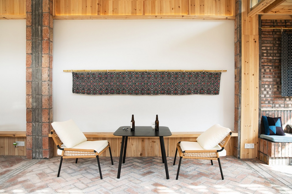 紅磚、杉木復(fù)蘇老民宅改造變身精品民宿設(shè)計(jì)案例