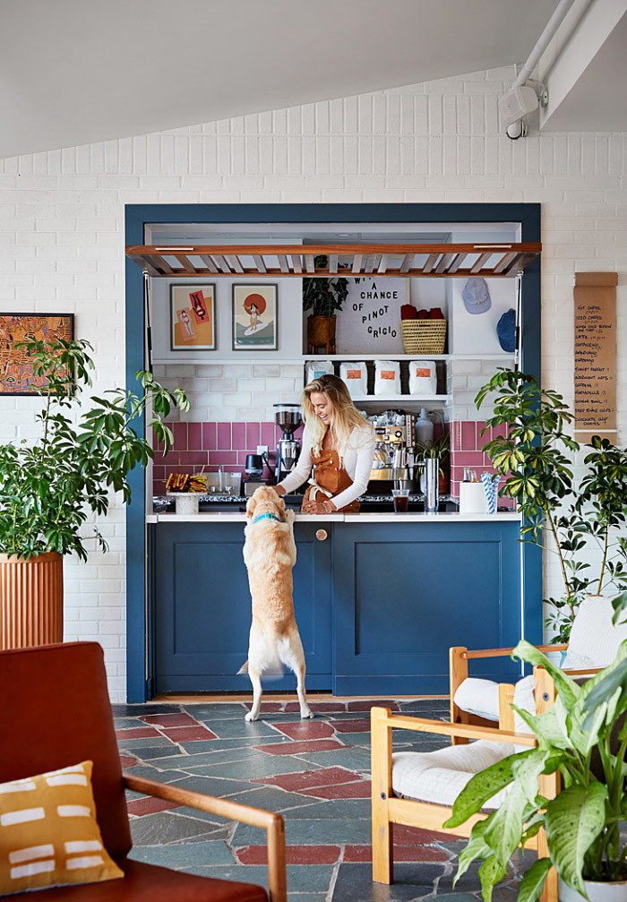 勃朗酒店翻新改造設(shè)計公司分享懷舊風酒店改造設(shè)計