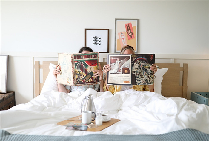 勃朗酒店翻新改造設(shè)計公司分享懷舊風酒店改造設(shè)計