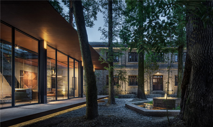 集書店、咖啡、美術(shù)館于一體的精品酒店設(shè)計方案