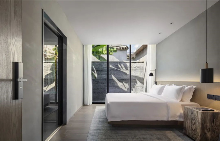 酒店客房設(shè)計-集書店、咖啡、美術(shù)館于一體的精品酒店設(shè)計方案