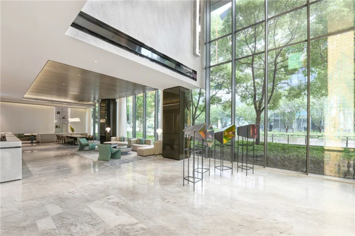 酒店大廳休閑區(qū)設(shè)計(jì)-經(jīng)久不衰的現(xiàn)代簡約風(fēng)CRYSTAL ORANGE酒店設(shè)計(jì)