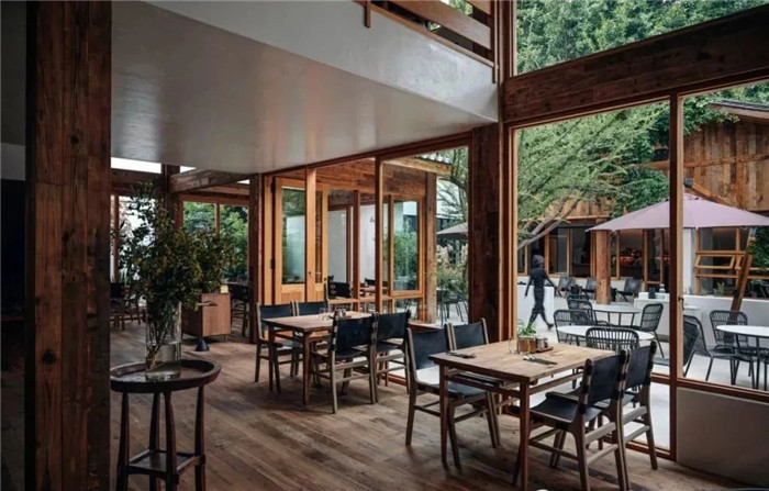 不需要IP的網(wǎng)紅民宿酒店設(shè)計：親近自然與自我