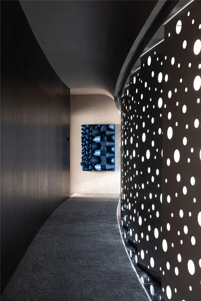 酒店客房走廊設(shè)計(jì)-以郵輪帆船為靈感的泊樂(lè)藝術(shù)精品酒店設(shè)計(jì)案例