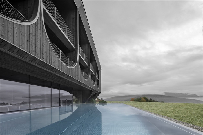 永不過時、簡潔實(shí)用的Milla Montis酒店泳池設(shè)計(jì)賞析