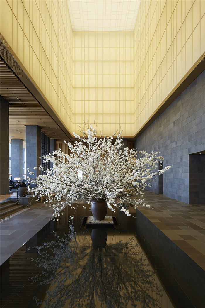 酒店大廳設計-專為休閑和商務游客而定制的東京安縵度假酒店設計