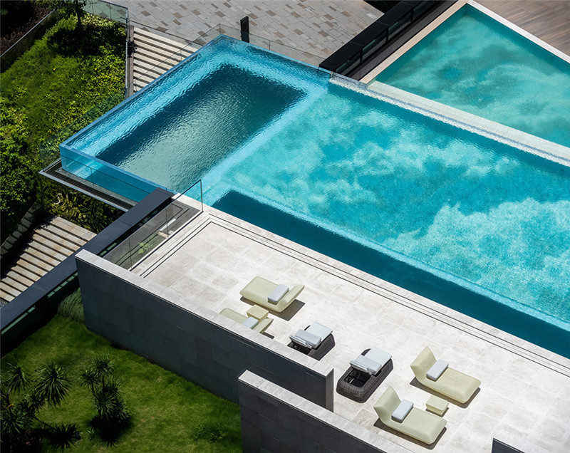 酒店戶外泳池設(shè)計(jì)-皇冠假日酒店首家時尚年輕化五星級酒店設(shè)計(jì)賞析