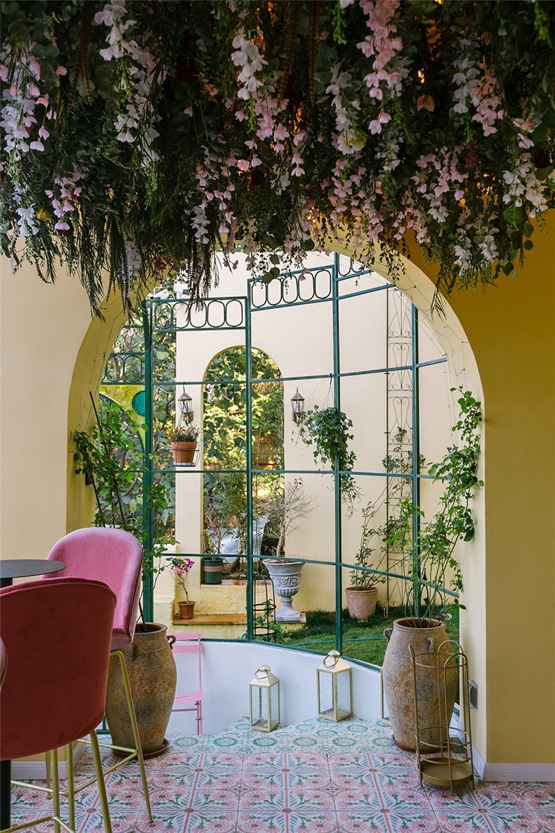 大理網(wǎng)紅民宿設(shè)計推薦：夏禾夫人意式風(fēng)情民宿餐廳設(shè)計