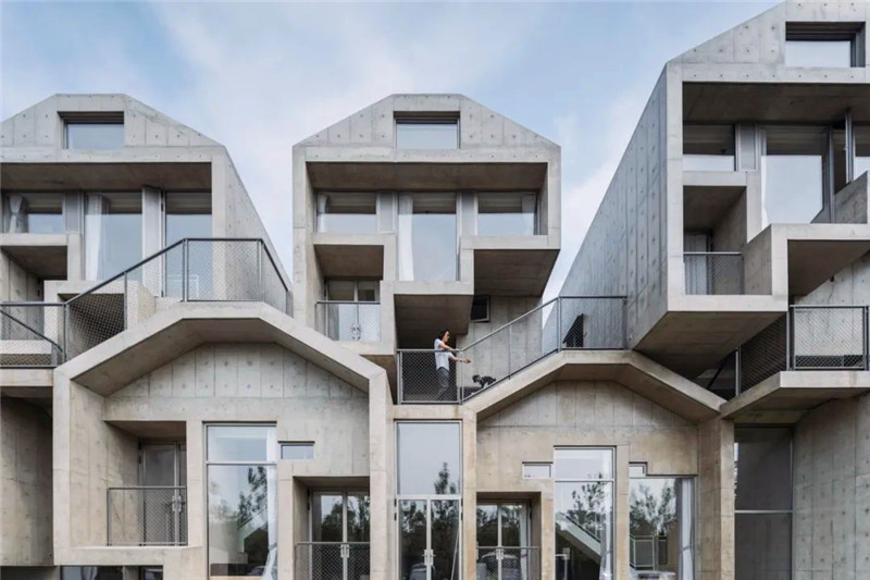 阿那亞“犬舍”旅館設(shè)計(jì) 大境設(shè)計(jì)專(zhuān)業(yè)酒店設(shè)計(jì)公司