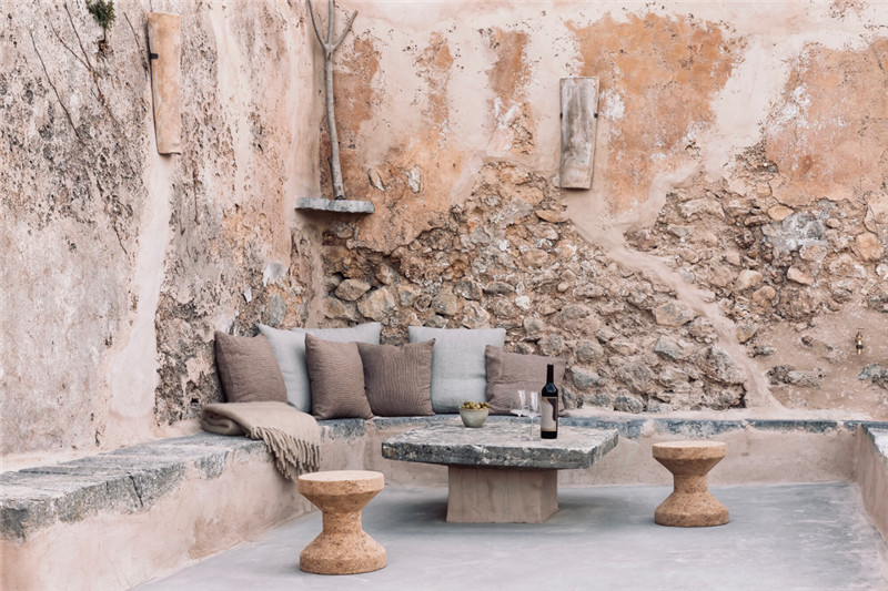 別墅改造成民宿  Camp Roig 31精品民宿設(shè)計賞析