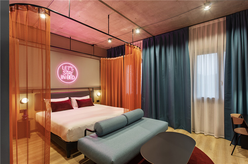 時尚工業(yè)風(fēng)STAY HOTEL精品商務(wù)酒店改造設(shè)計說明