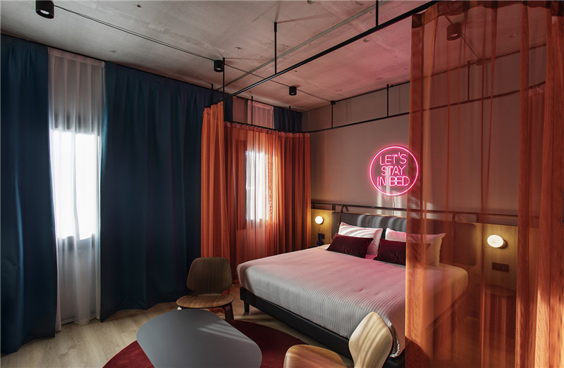 時尚工業(yè)風(fēng)STAY HOTEL精品商務(wù)酒店改造設(shè)計說明