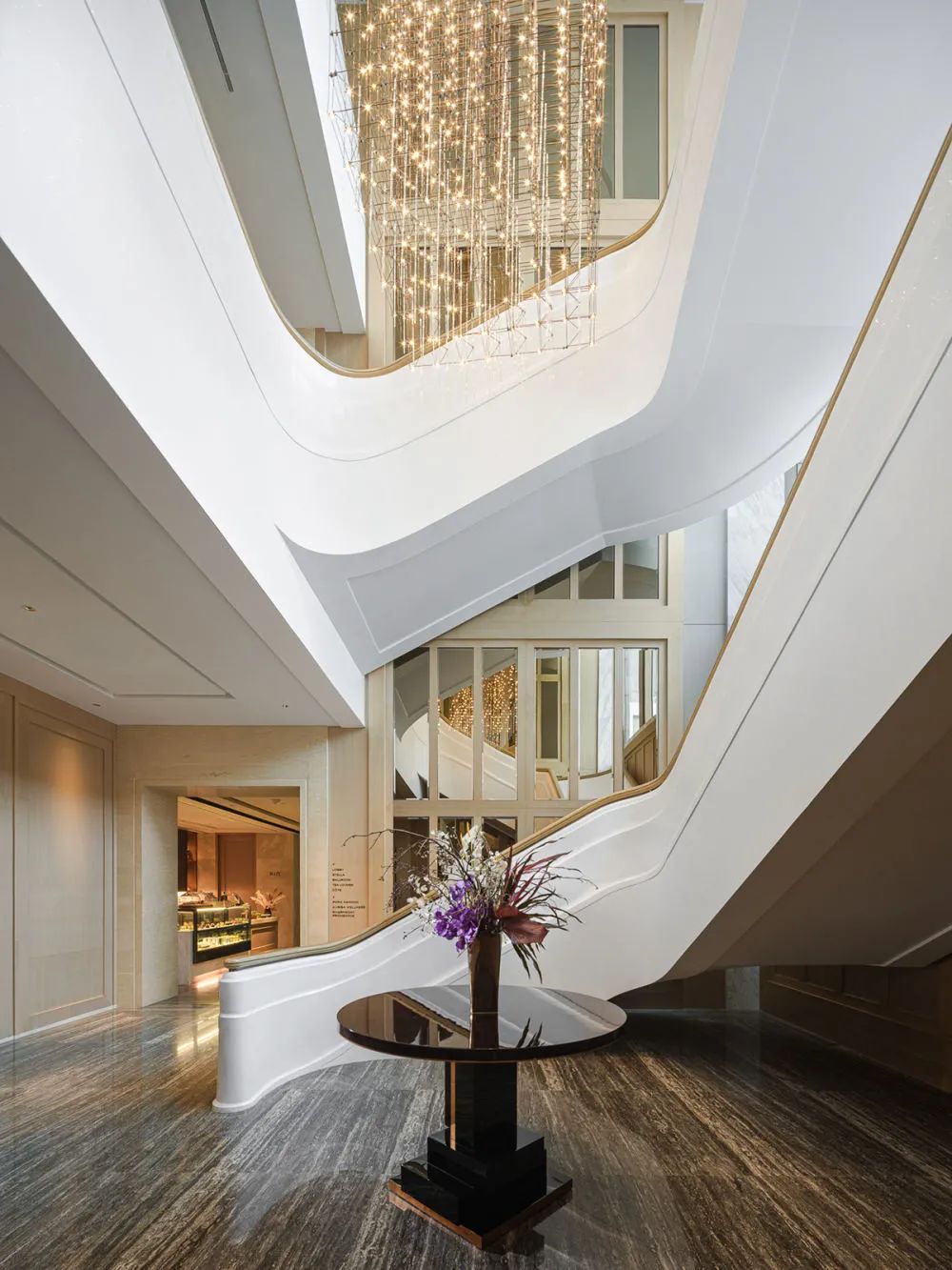 優(yōu)雅奢華的曼谷嘉佩樂城市度假酒店設(shè)計方案賞析