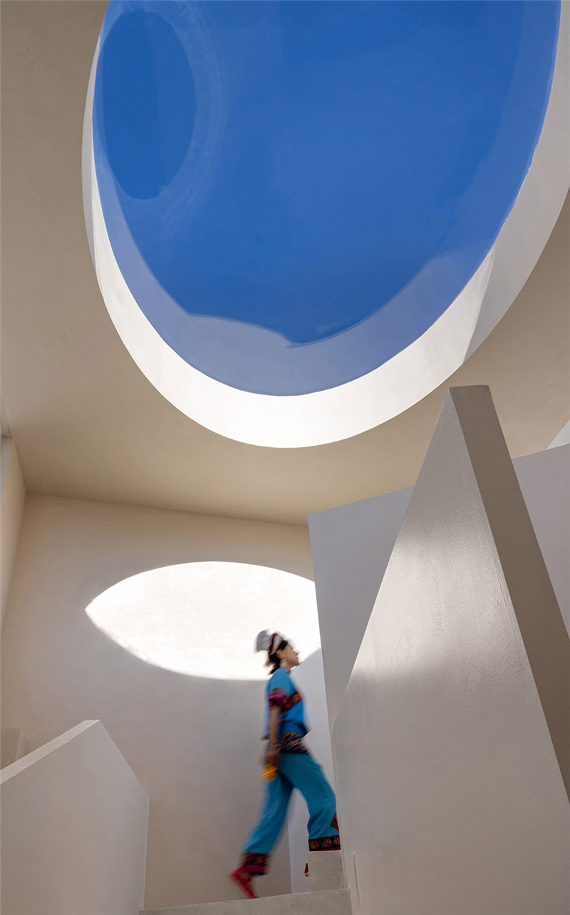 充滿藝術(shù)與情懷的大理白平衡民宿設(shè)計(jì)案例