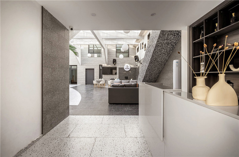 北京300流年民宿接待大廳改造設(shè)計案例 北京300流年民宿接待大廳改造設(shè)計案例