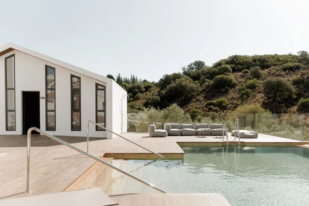 國外農舍改造成當?shù)靥厣袼拊O計案例賞析