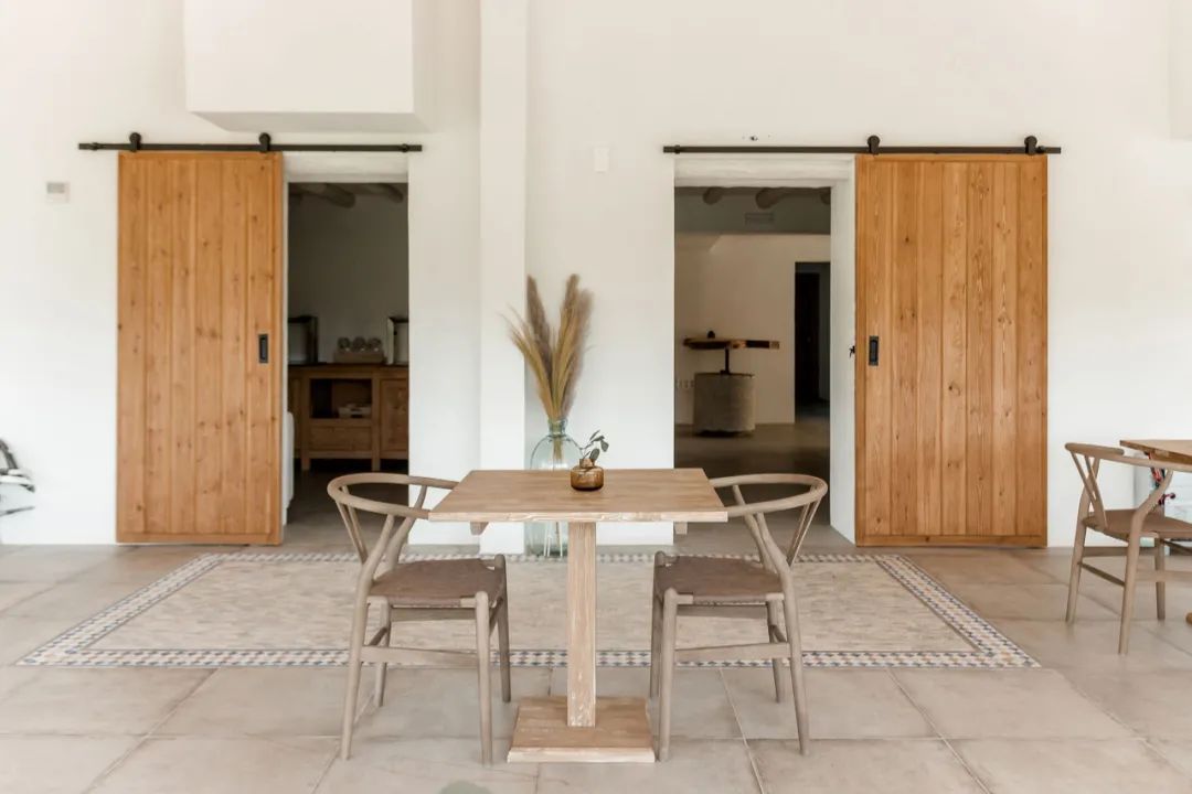 國外農舍改造成當?shù)靥厣袼拊O計案例賞析