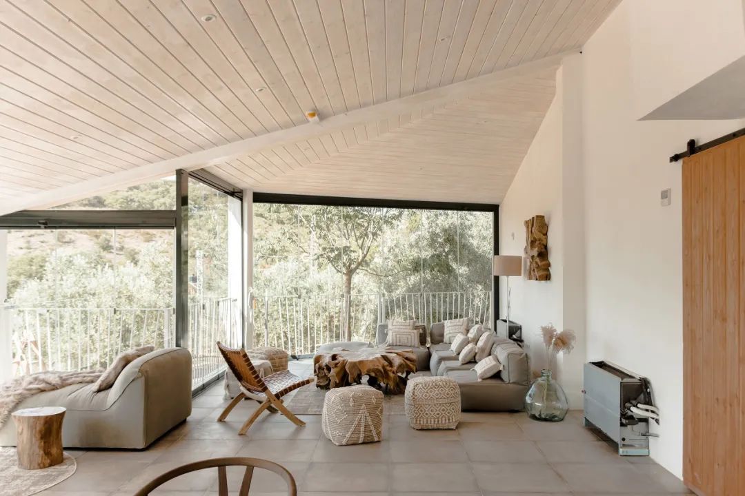 國外農舍改造成當?shù)靥厣袼拊O計案例賞析