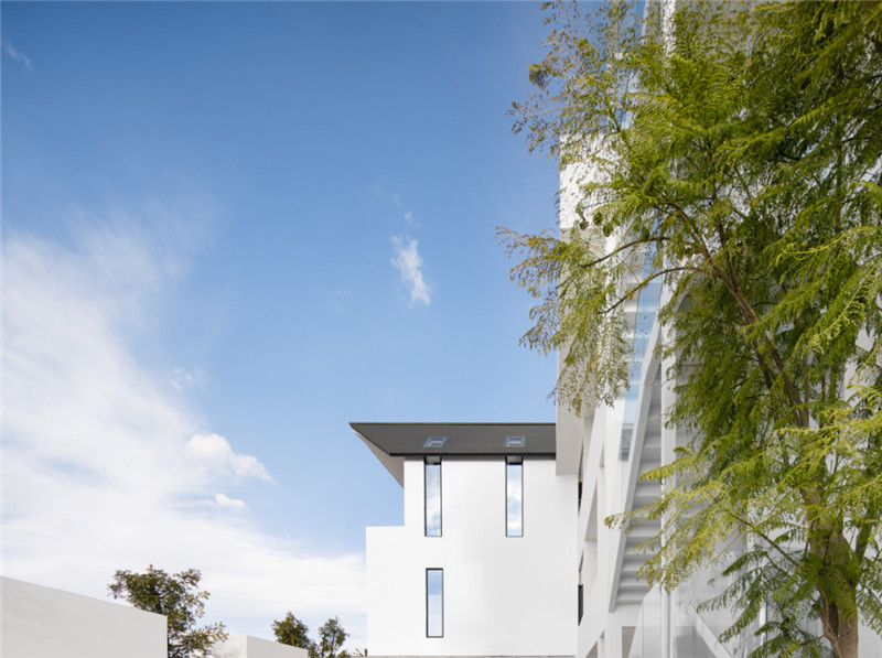 只有7間客房的大理半山海景藝術民宿設計方案