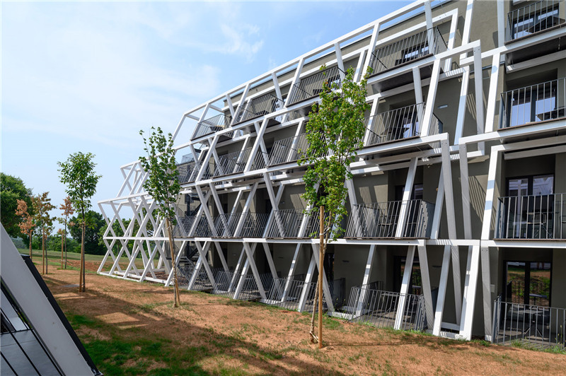 Maestoso酒店外觀翻新改造設(shè)計案例