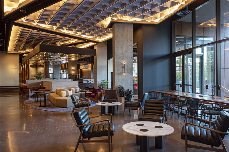 以當(dāng)?shù)匚幕癁殪`感的納什維爾W酒店翻新改造設(shè)計