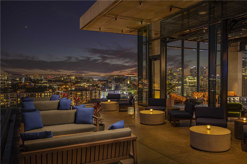 以當(dāng)?shù)匚幕癁殪`感的納什維爾W酒店翻新改造設(shè)計