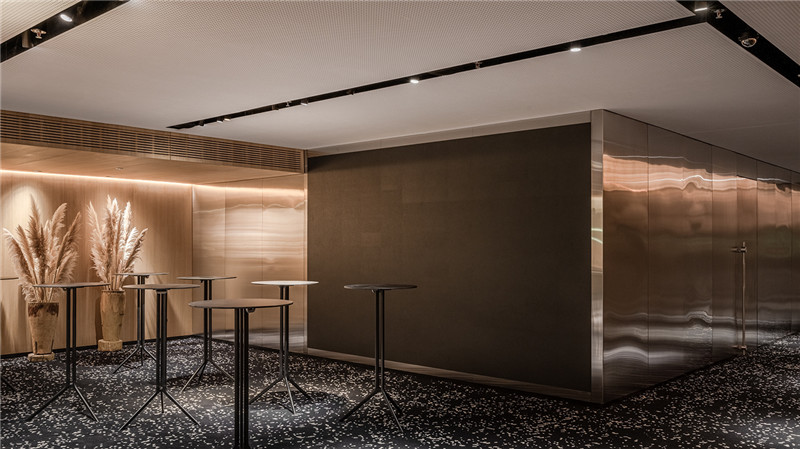 簡(jiǎn)約而實(shí)用的艾米麗酒店會(huì)議廳設(shè)計(jì)方案