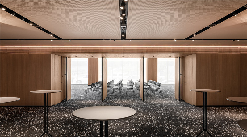 簡(jiǎn)約而實(shí)用的艾米麗酒店會(huì)議廳設(shè)計(jì)方案