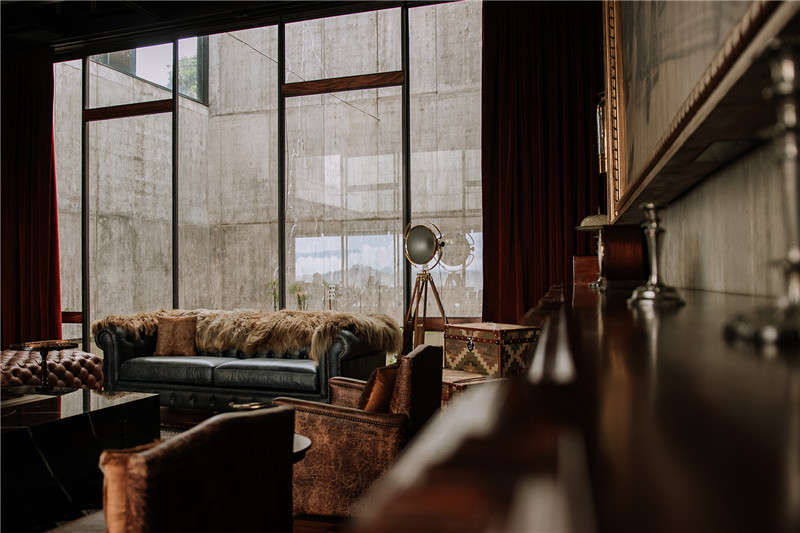 以當(dāng)?shù)刈匀粸橹黝}的弗蕾維亞豪華酒店設(shè)計案例