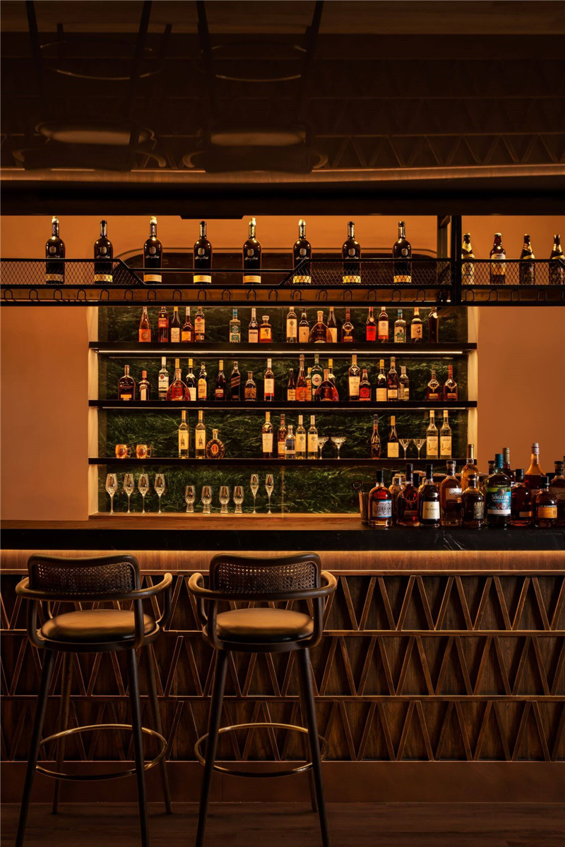 聯(lián)排別墅改造民宿  月泊半山溫泉民宿酒店設(shè)計(jì)