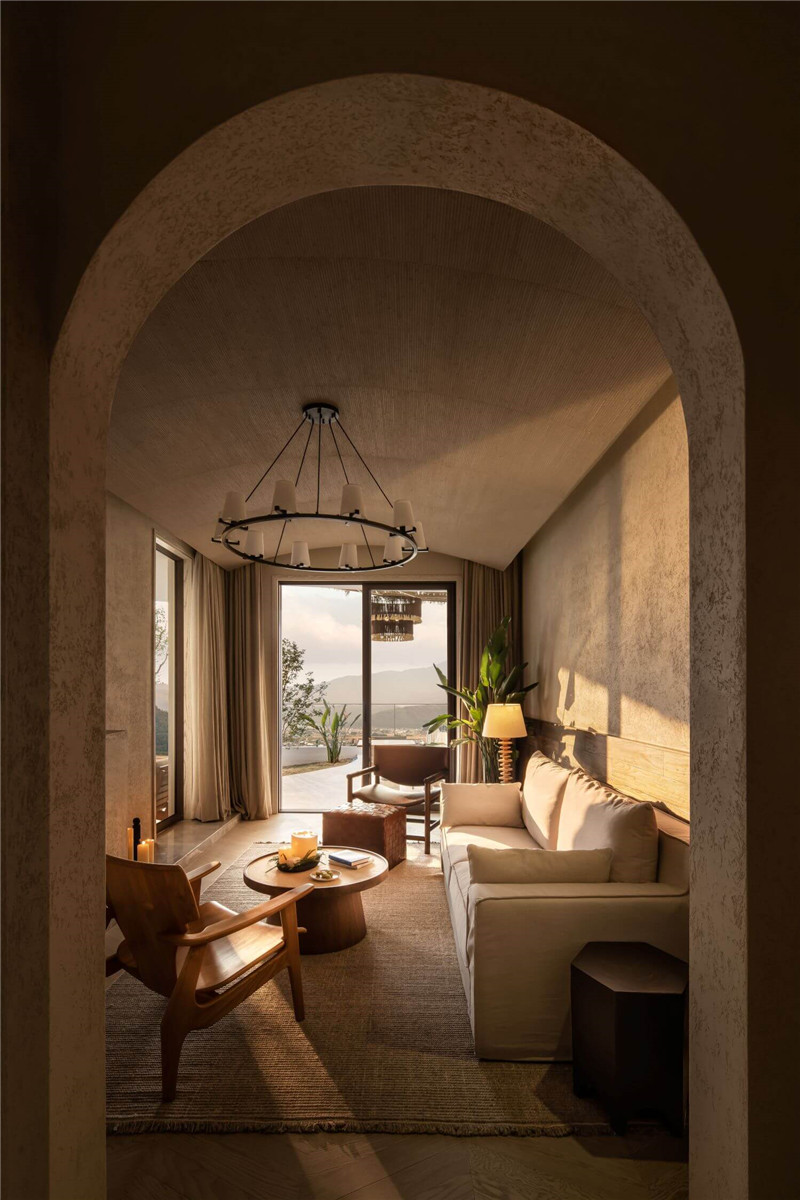 聯(lián)排別墅改造民宿  月泊半山溫泉民宿酒店設(shè)計(jì)