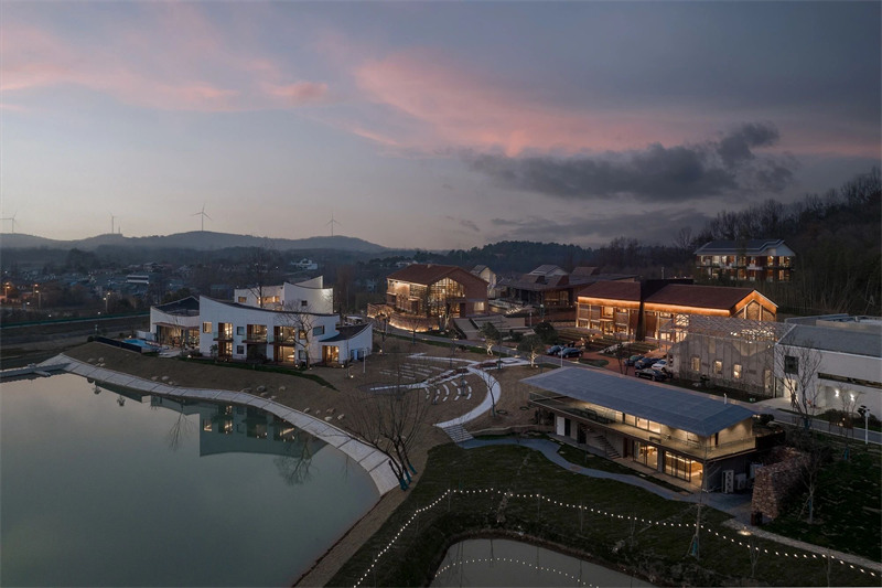 老糧倉(cāng)改造民宿  安徽未遲·萬(wàn)卷糧倉(cāng)民宿設(shè)計(jì)賞析