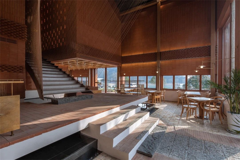 老糧倉(cāng)改造民宿  安徽未遲·萬(wàn)卷糧倉(cāng)民宿設(shè)計(jì)賞析