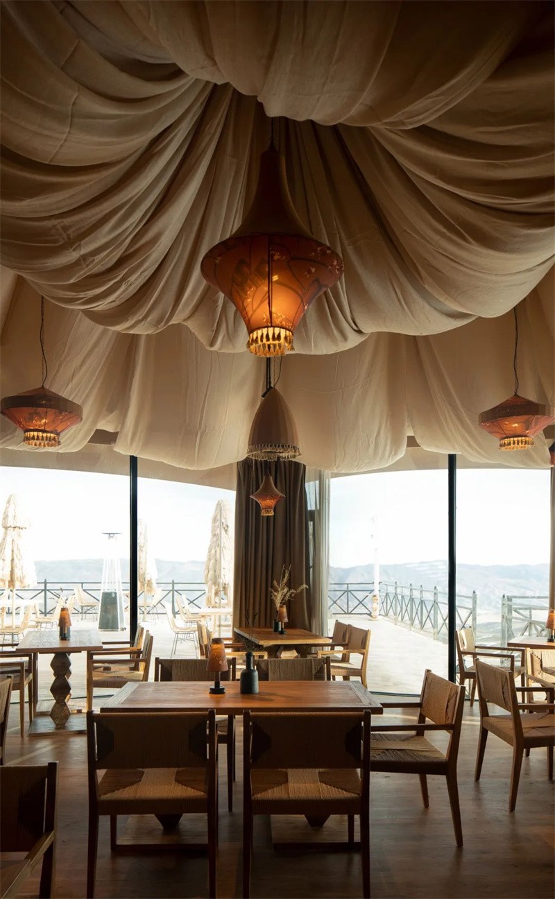 雪山牧歌  喀拉峻花間營(yíng)·云馳谷民宿酒店設(shè)計(jì)