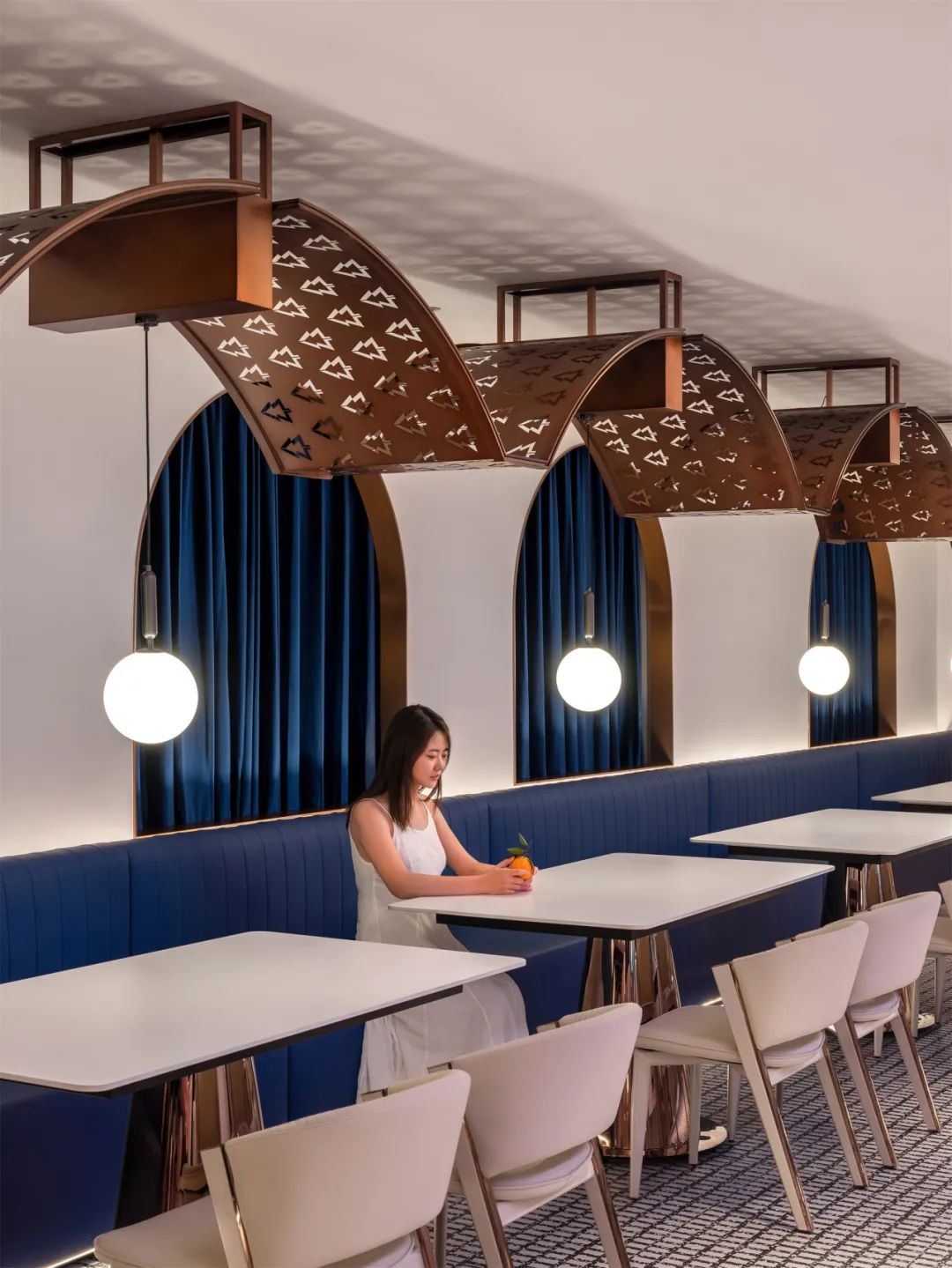 迎合Z時(shí)代審美  42度休閑溫泉洗浴酒店設(shè)計(jì)