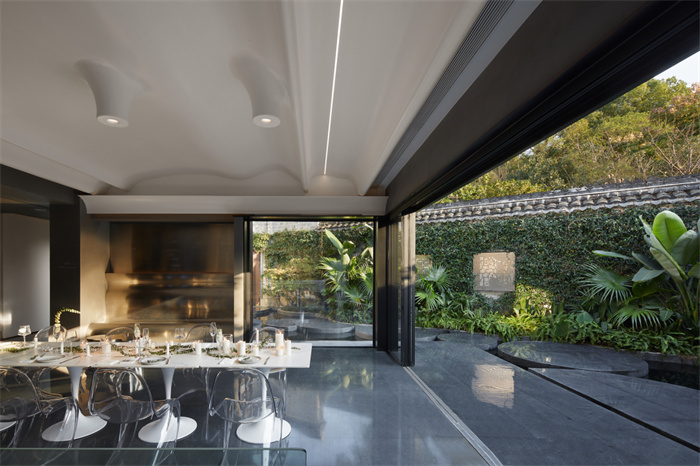 以時(shí)裝為靈感的寧波東錢湖山月民宿酒店設(shè)計(jì)