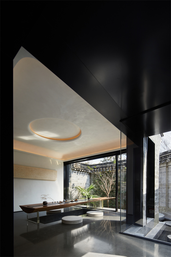 以時(shí)裝為靈感的寧波東錢湖山月民宿酒店設(shè)計(jì)